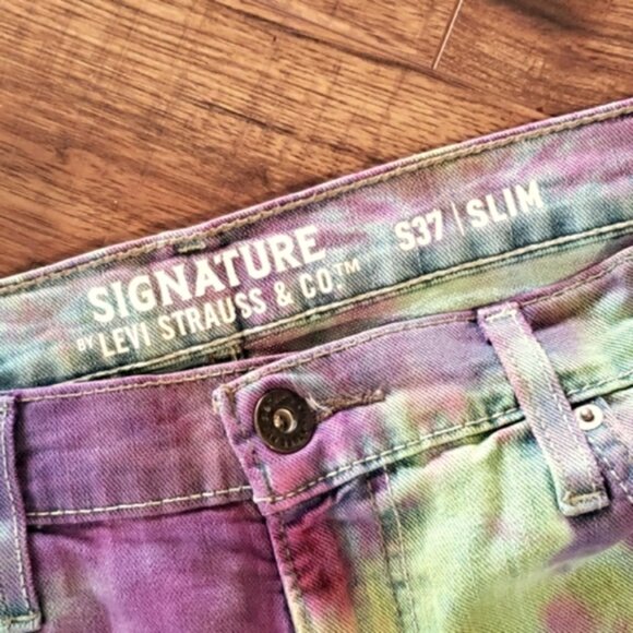 SIGNATURE By Levi Strauss Slim Tye Dyed Jeans - Picture 5 of 10